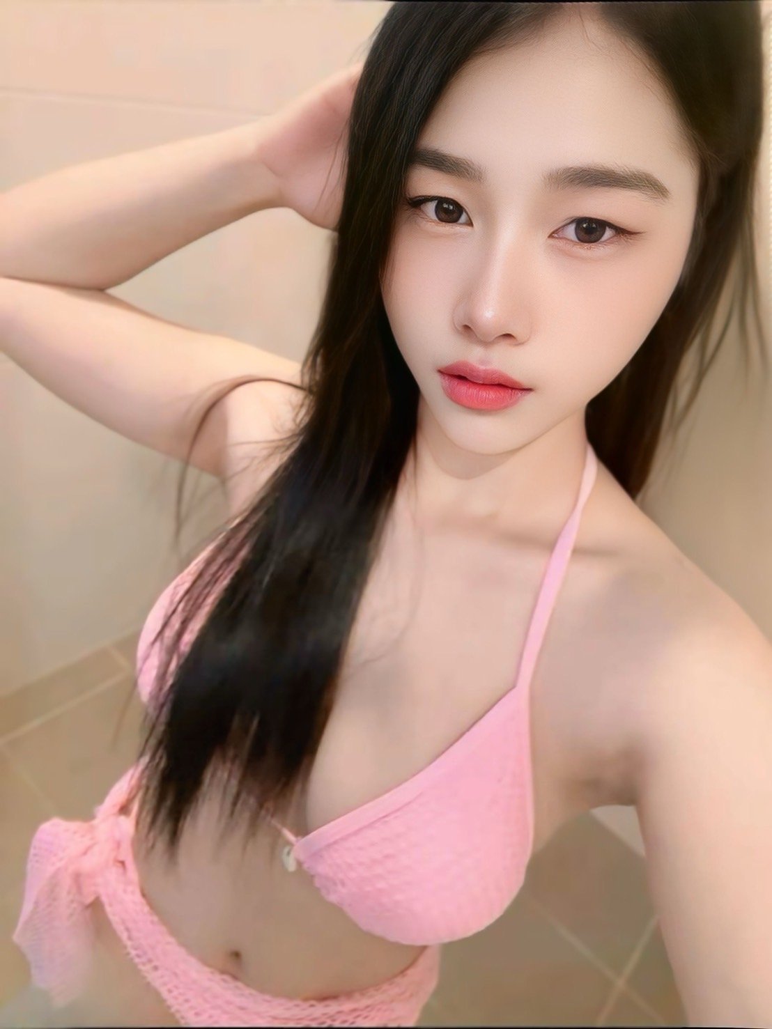 Photo 2 of 4 of Linlin from Huai Khwang, Bangkok