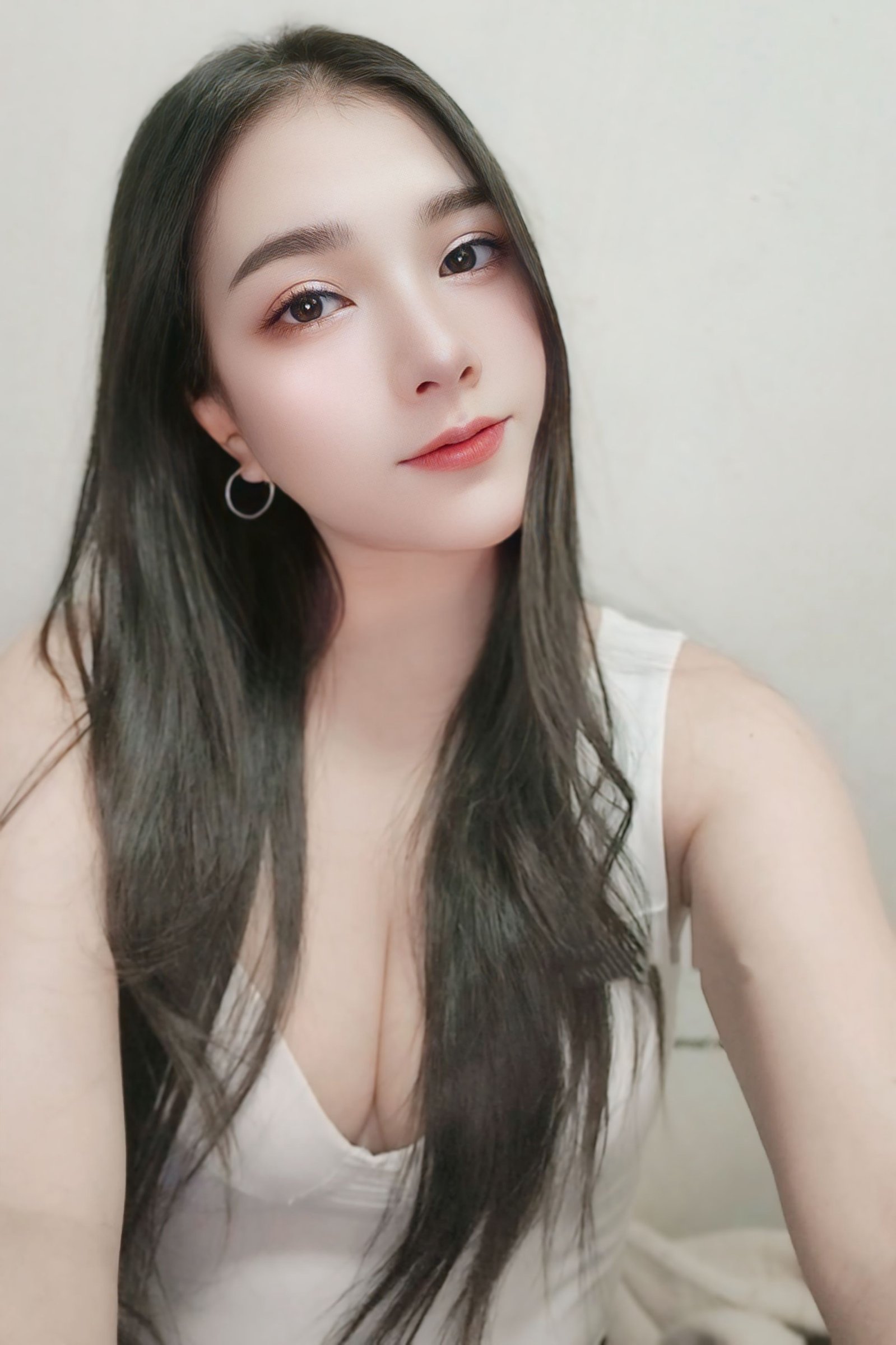 Profile photo of Emmy from Phra Khanong, Bangkok - Verified