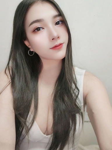 Profile photo of Emmy from Phra Khanong, Bangkok - Verified