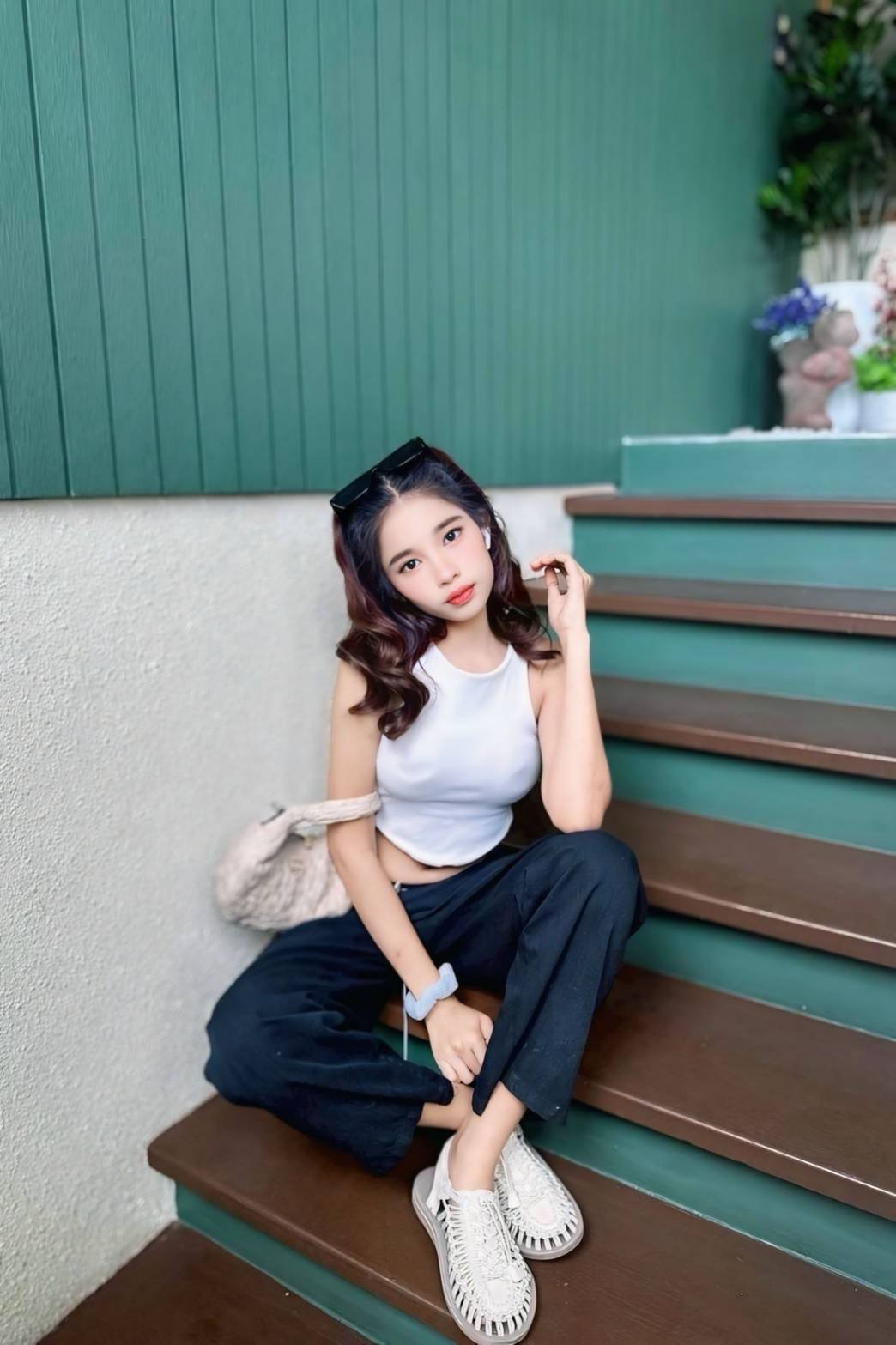 Photo 4 of 4 of น้อง เมญ่า (Meya) from Khlong Toei, Bangkok