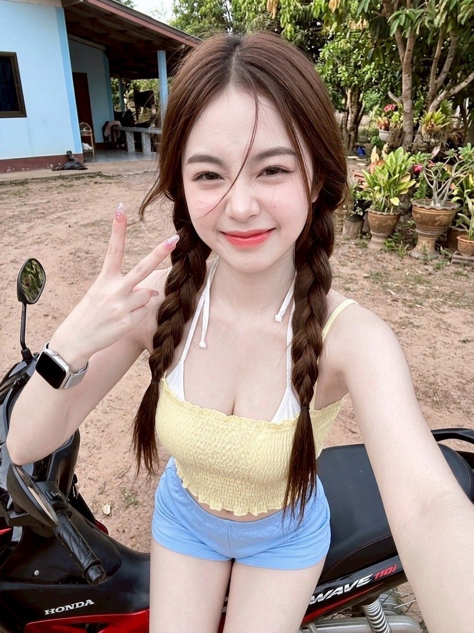 Photo 2 of 4 of ลินลี่ from Mueang Nonthaburi, Nonthaburi