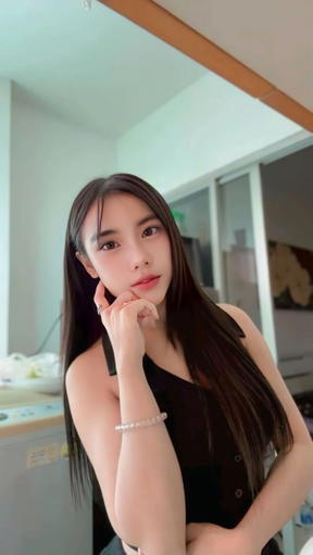 Profile photo of Bow  from Khlong Toei, Bangkok - Verified