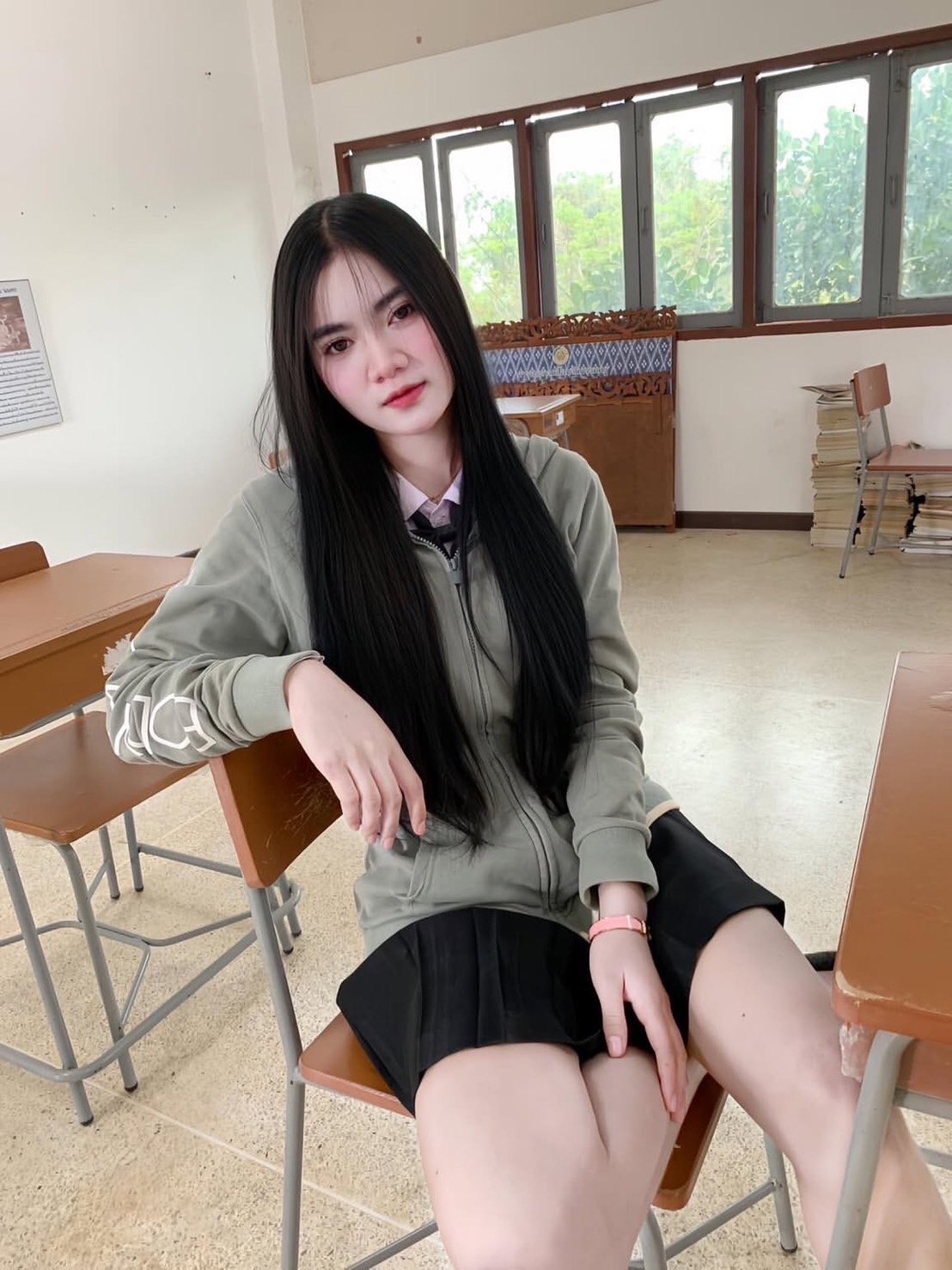 Photo 2 of 4 of น้อง หลิว from Huai Khwang, Bangkok