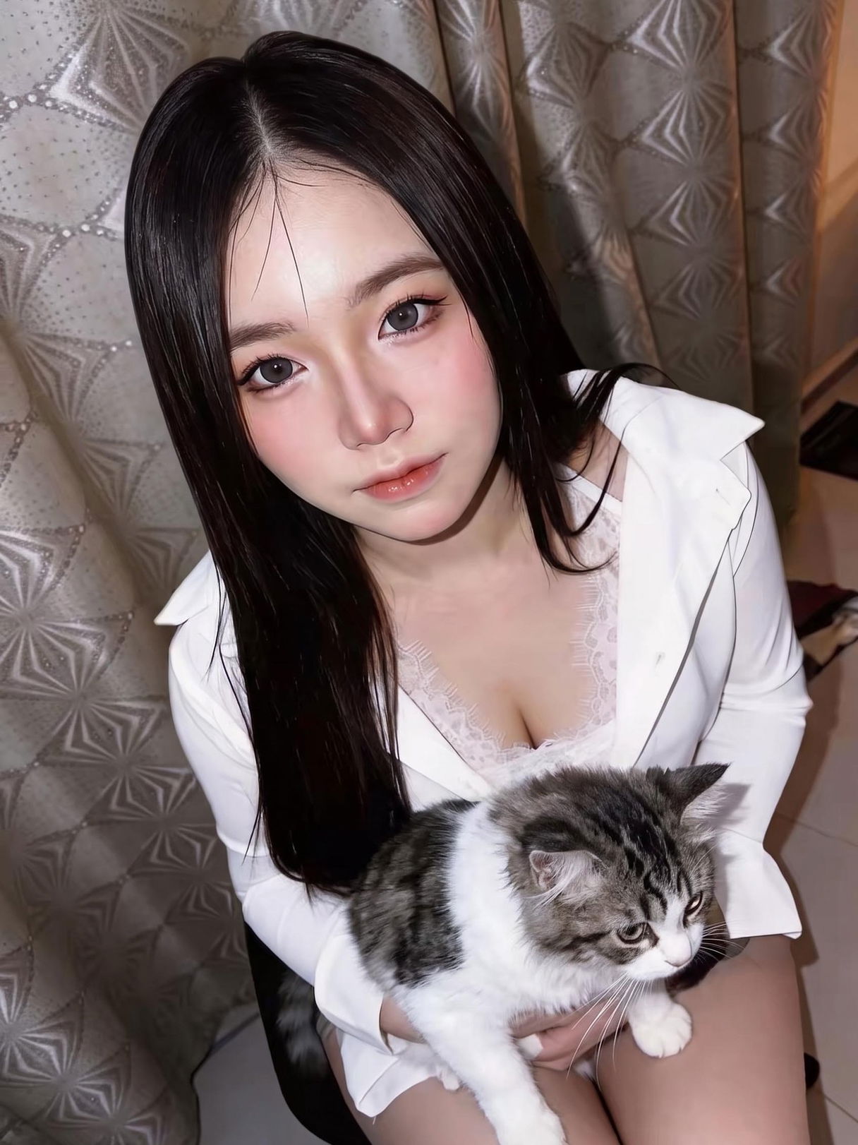 รูปที่ 1 จาก 6 ของ พลอย พลอย จากบางเขน, กรุงเทพมหานคร