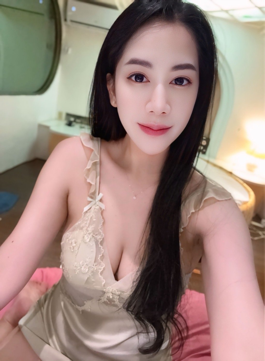 Profile photo of น้องแอนนี่ (Annie) from Khlong Toei, Bangkok - Verified