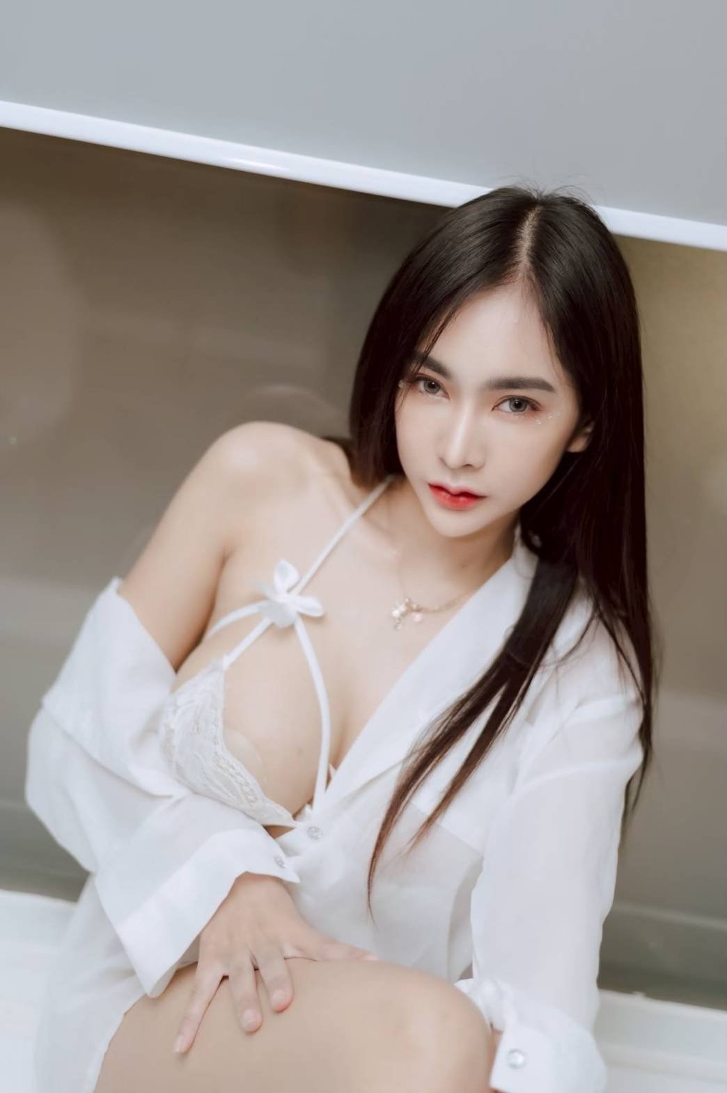 Photo 2 of 4 of นามิ from Huai Khwang, Bangkok
