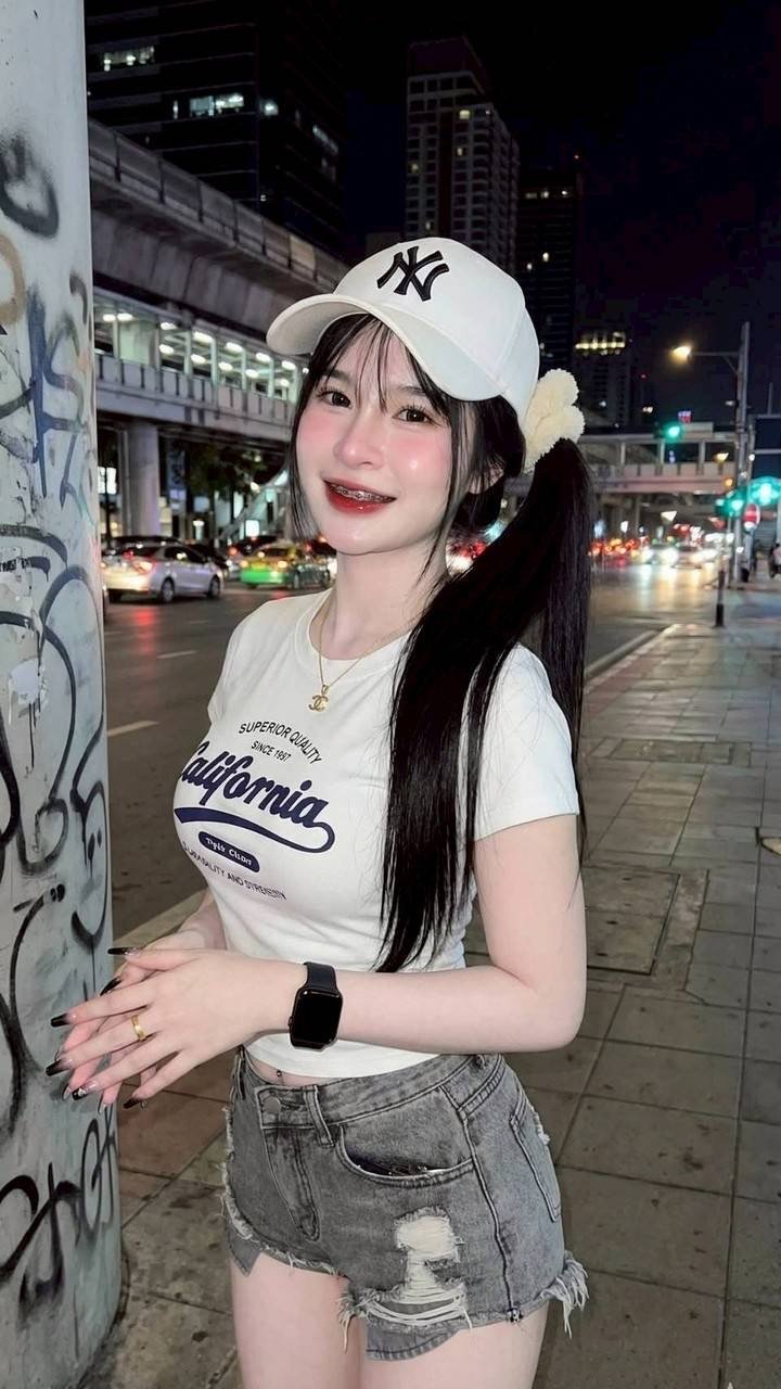 Photo 2 of 4 of ณิชา from Thon Buri, Bangkok