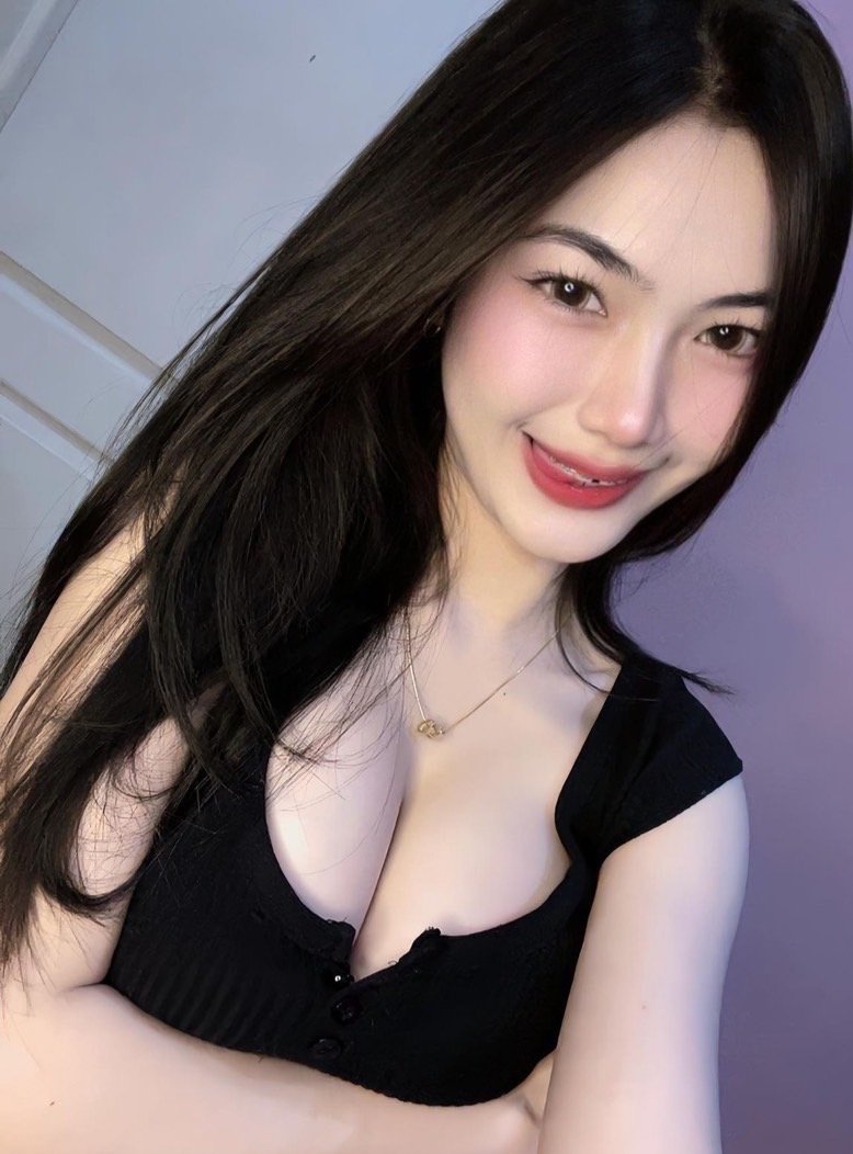 Profile photo of น้องออย 👑 from Phan Thong, Chonburi - Verified