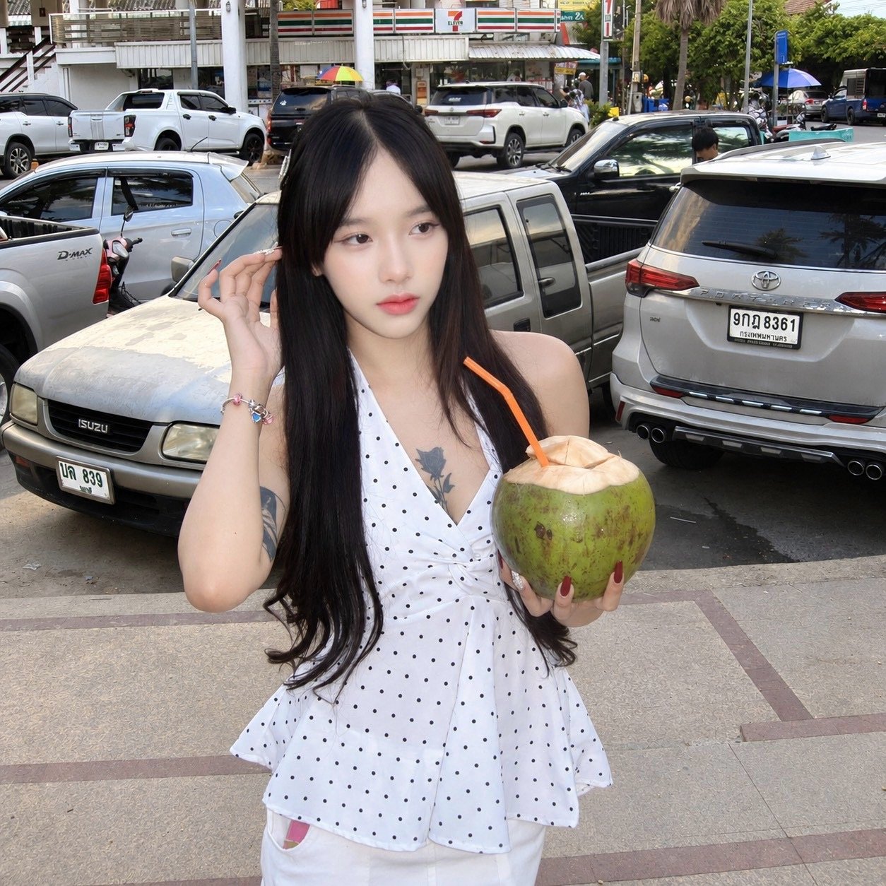 Photo 3 of 4 of มินนี่ from Thon Buri, Bangkok