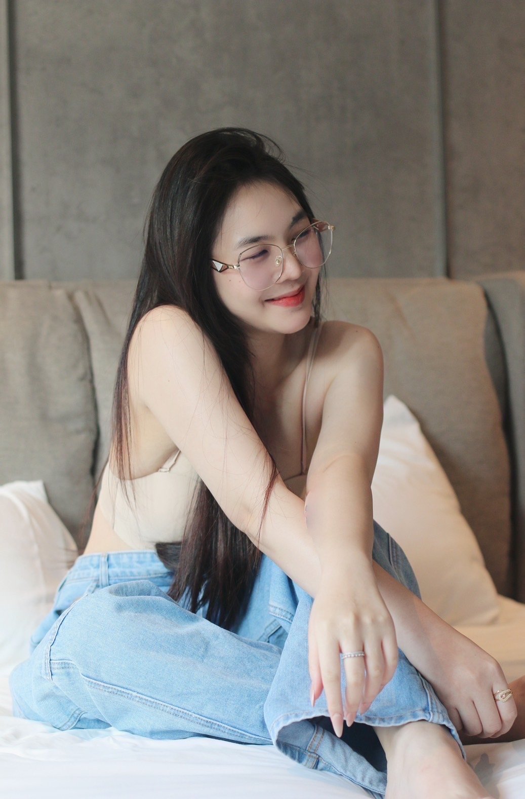 Photo 4 of 4 of น้องมีนา (Mina) from Khlong Toei, Bangkok