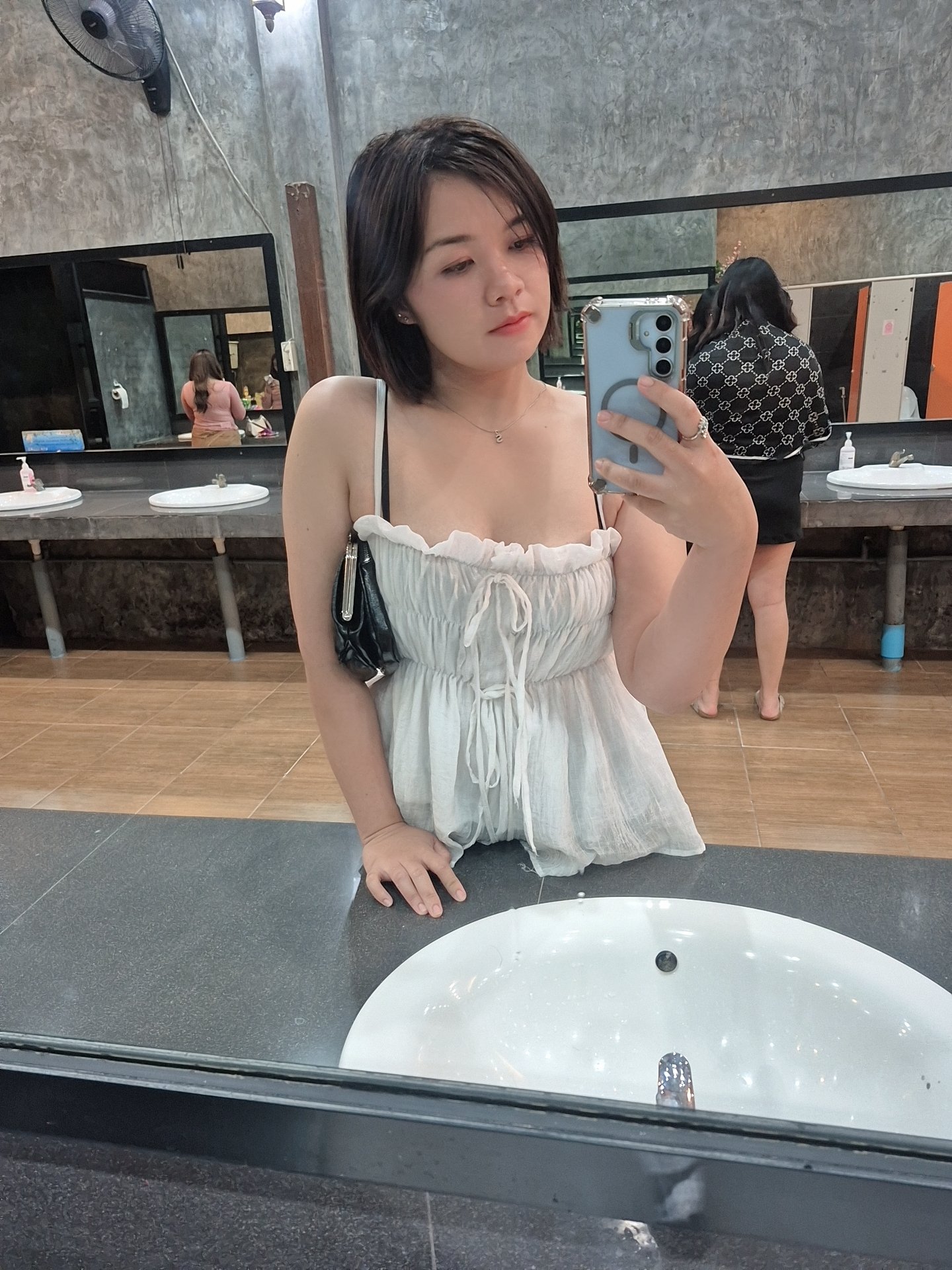 Photo 2 of 3 of Sani from Nakhon Ratchasima