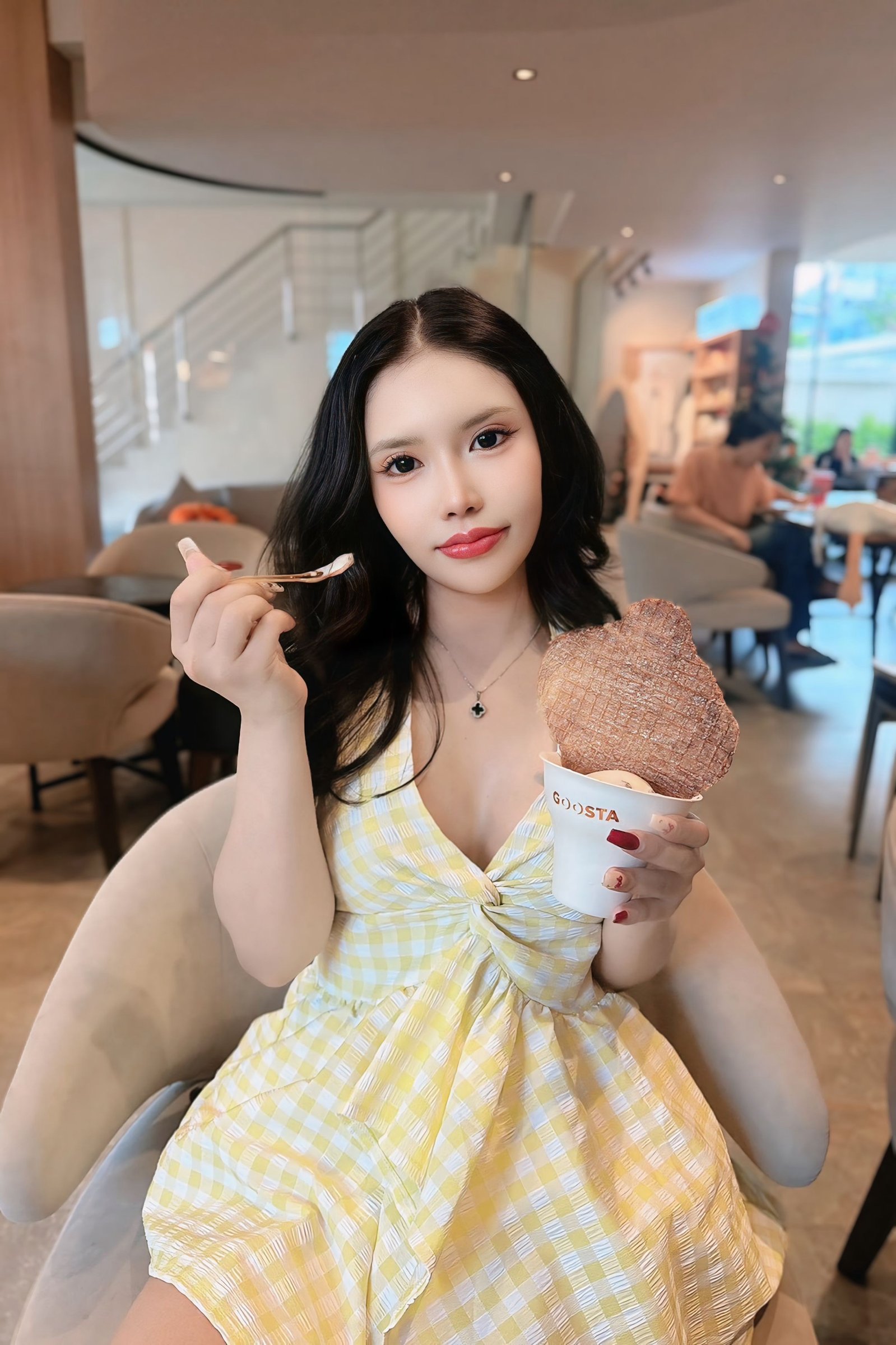 รูปที่ 2 จาก 4 ของ Haru จากคลองเตย, กรุงเทพมหานคร